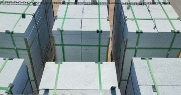 三门峡 芝麻白花岗岩5公分地铺石 花岗岩厂家工厂装车日常