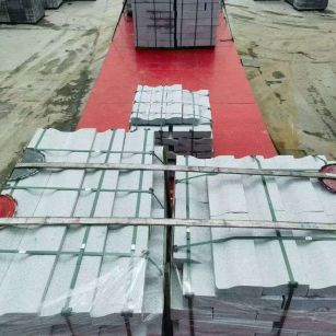 三门峡 芝麻白仿形加直形路沿石出货日常