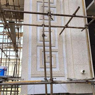 三门峡 黄金麻花岗岩别墅外墙干挂回纹造型效果