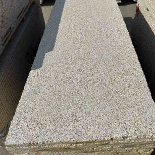 三门峡 黄金麻花岗岩荔枝面毛板，半成品