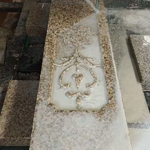 三门峡 黄金麻花岗岩异形加工雕刻栏杆大柱