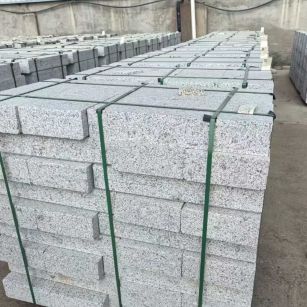 三门峡 白麻花岗岩路沿石，弧形路沿石，道牙石，马路牙子，界石，路缘石，平沿石，直岩石，平缘石等