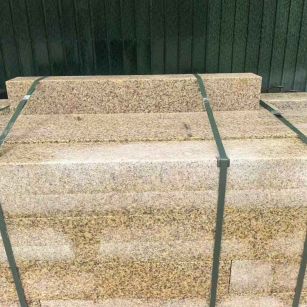 三门峡 黄金麻花岗岩石材机切面栏杆料半成品