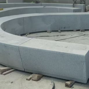 三门峡 芝麻白花岗岩光面弧形坐凳