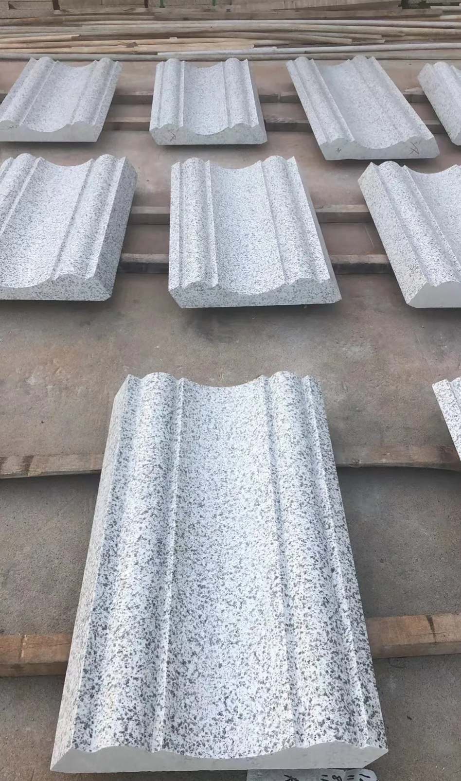 三门峡 白麻花岗岩光面别墅线条