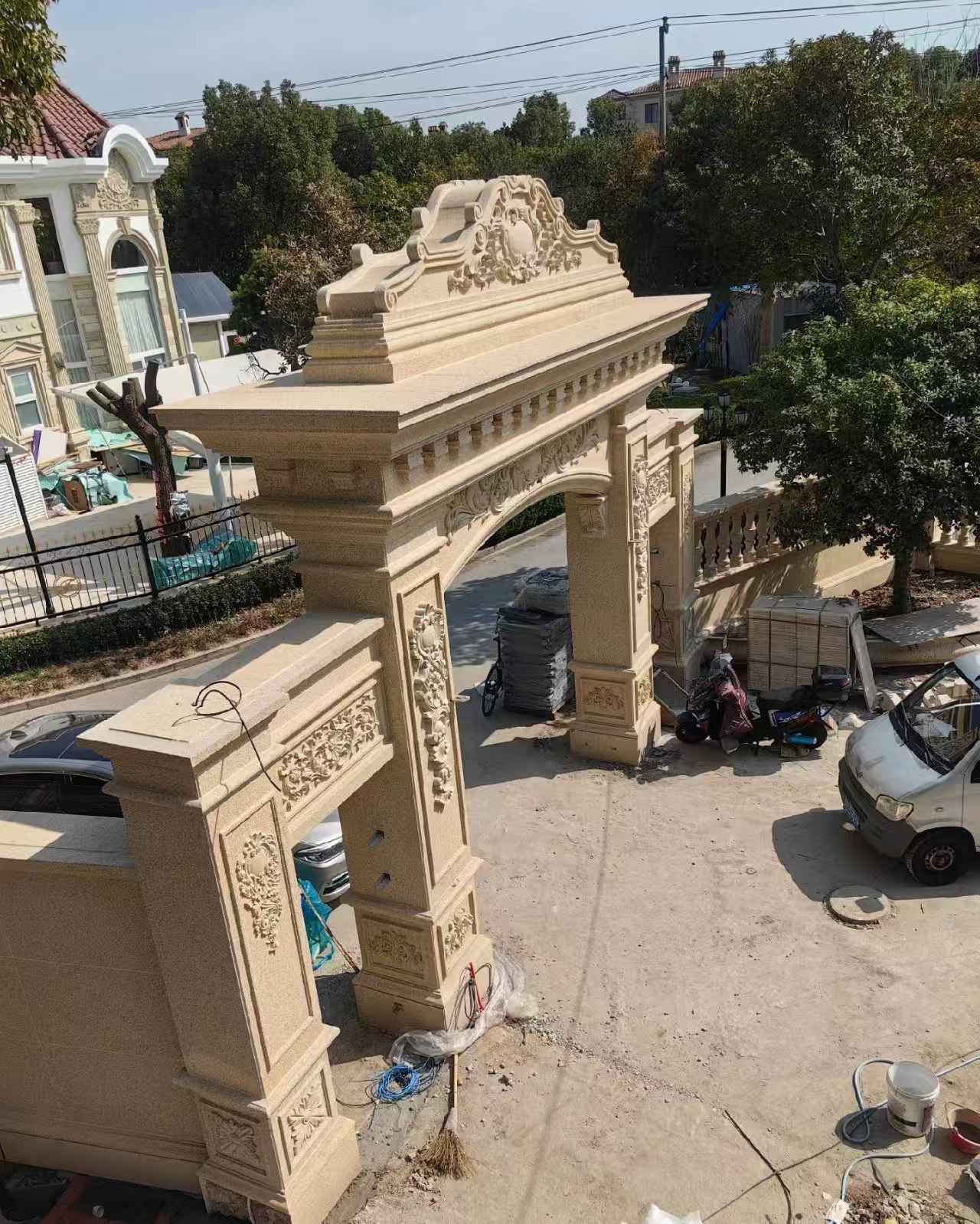 三门峡 黄金麻荔枝面花岗岩别墅门楼