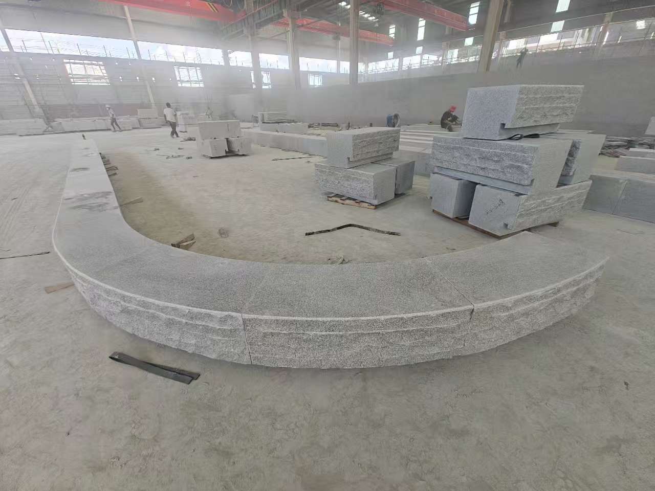 三门峡 芝麻白异形坐凳，自然面光面弧形加工