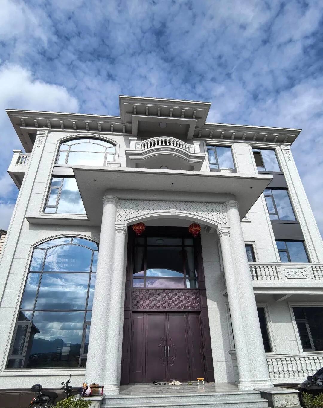 三门峡白麻别墅外墙干挂石材效果示例