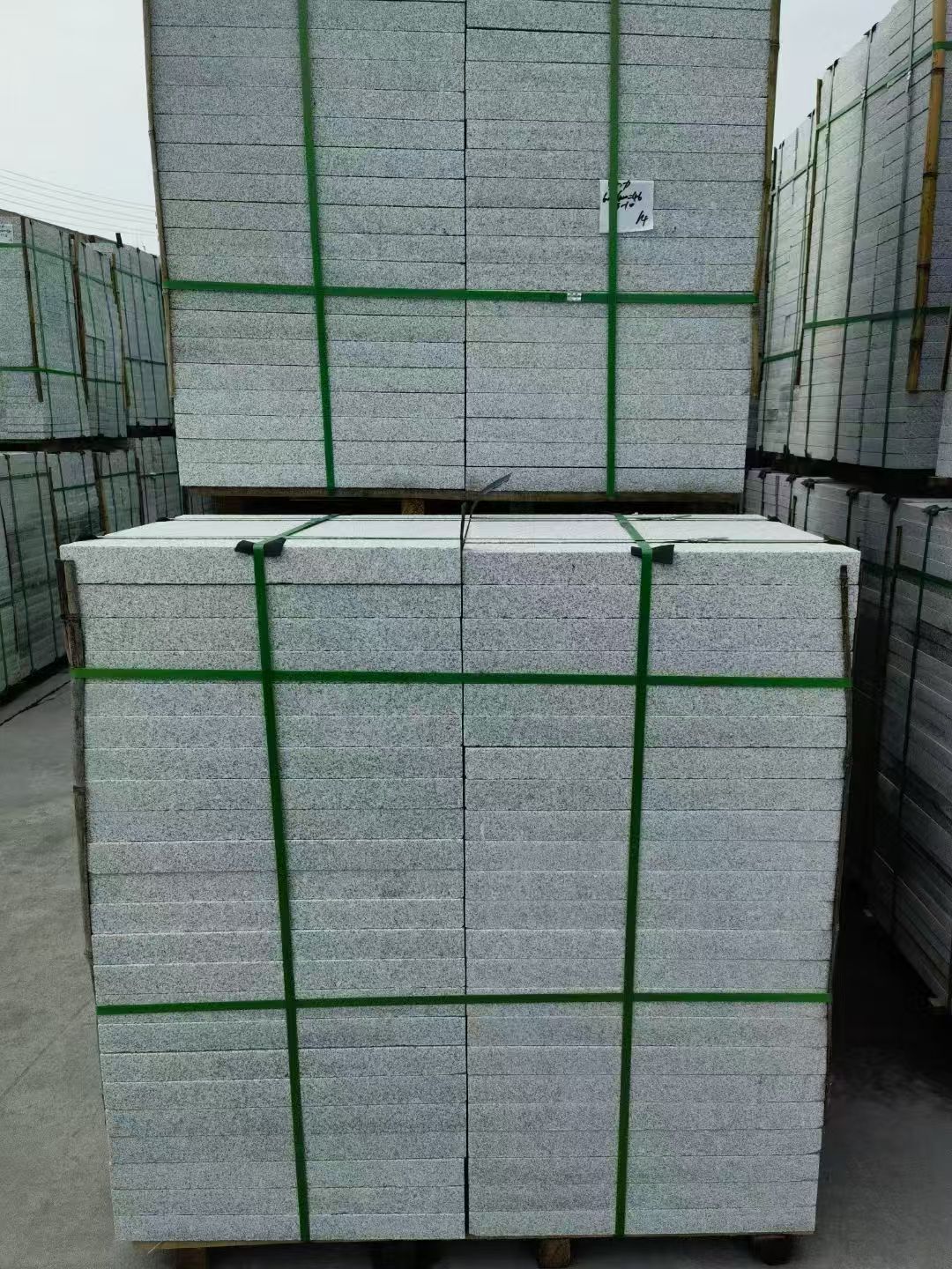 三门峡 芝麻白火烧，园林广场市政工程地铺石，1.8~5.0厚均有现货