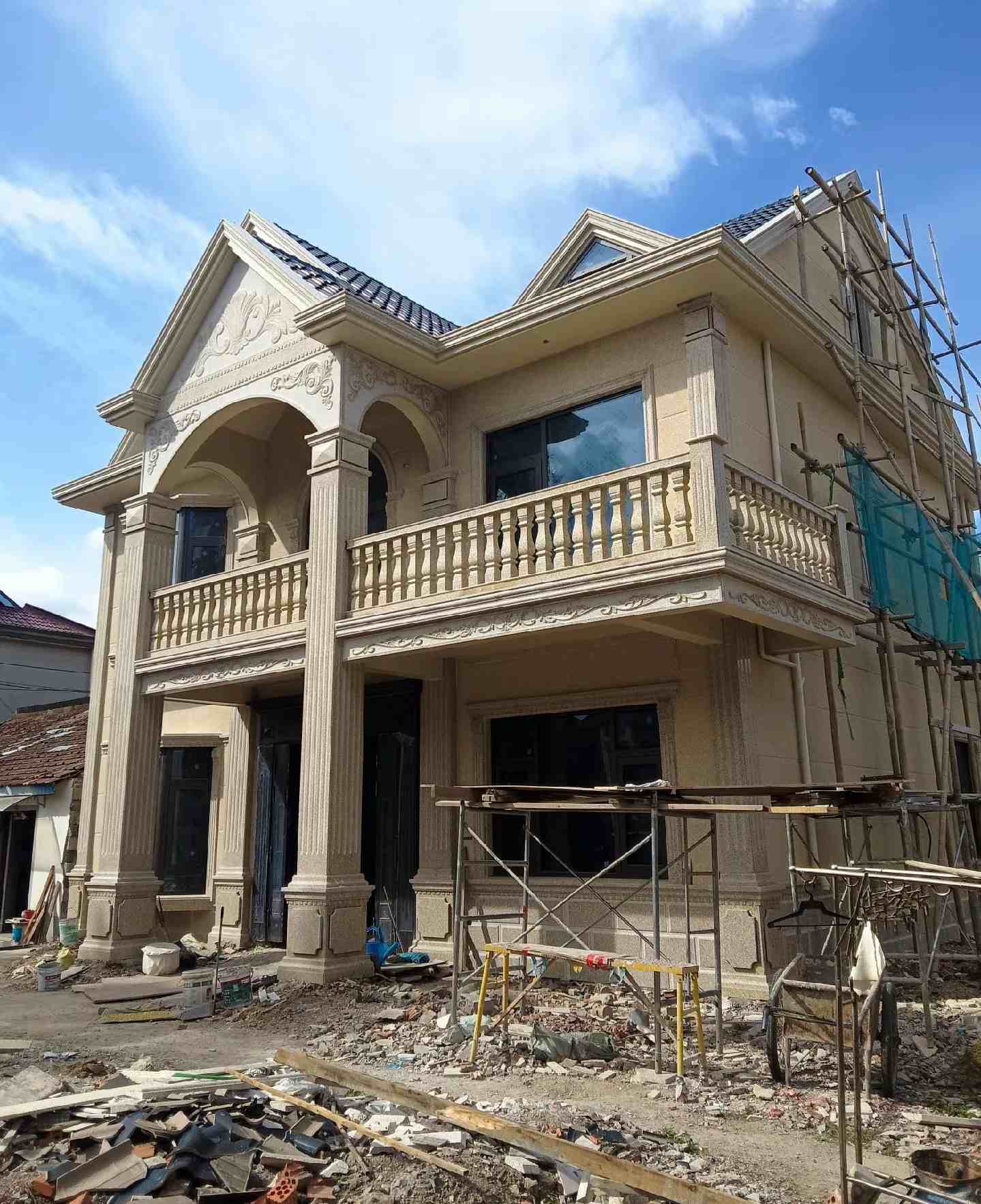 三门峡 黄金麻花岗岩石材私人别墅雕花门楼柱阳台栏杆