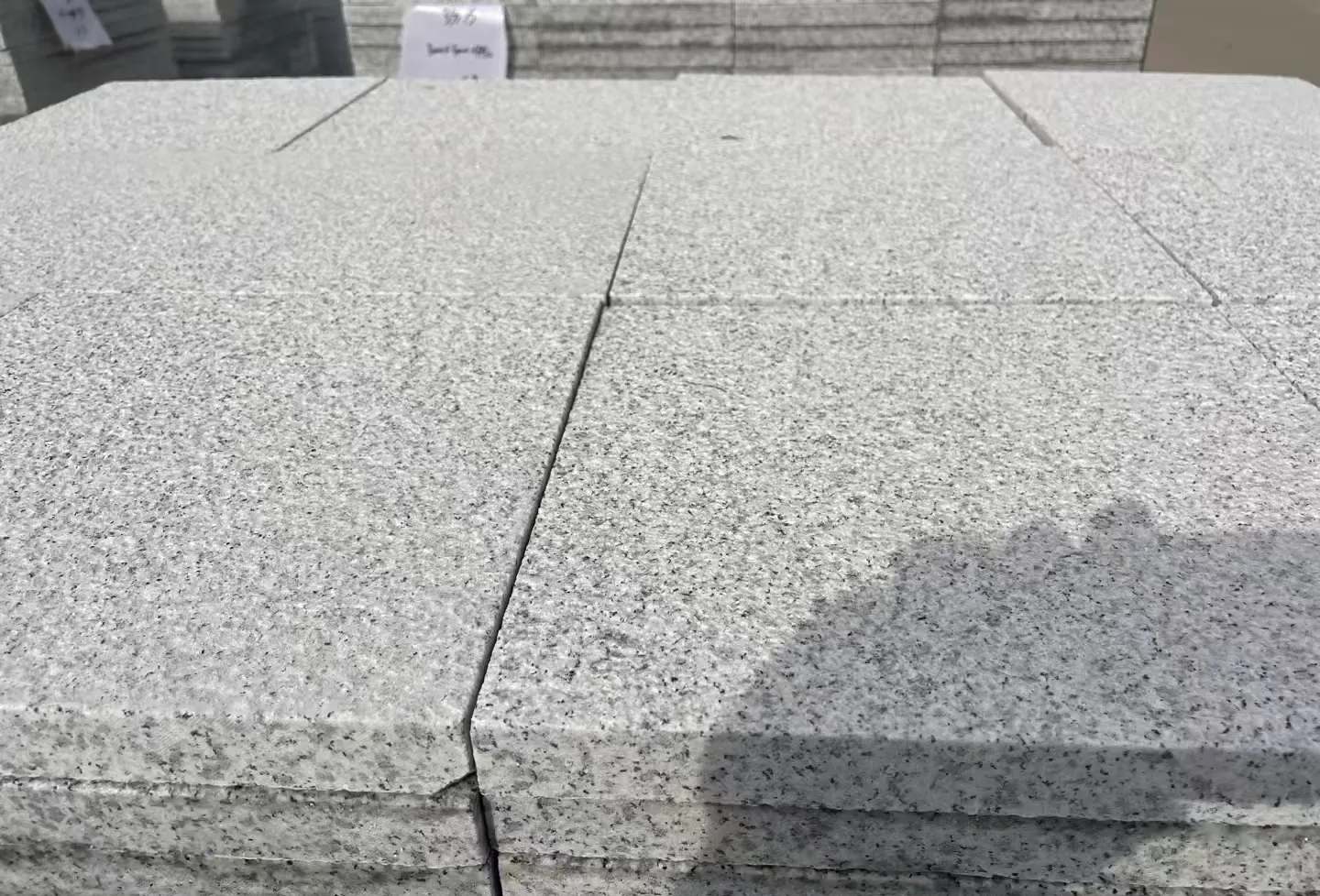 三门峡 白麻花岗岩石材推荐 荔枝面地铺石