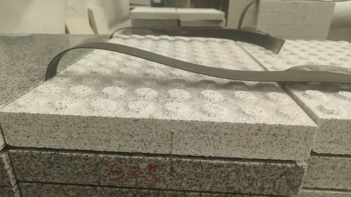 三门峡 芝麻白花岗岩6.0公分荔枝面五轴加工雕刻盲点