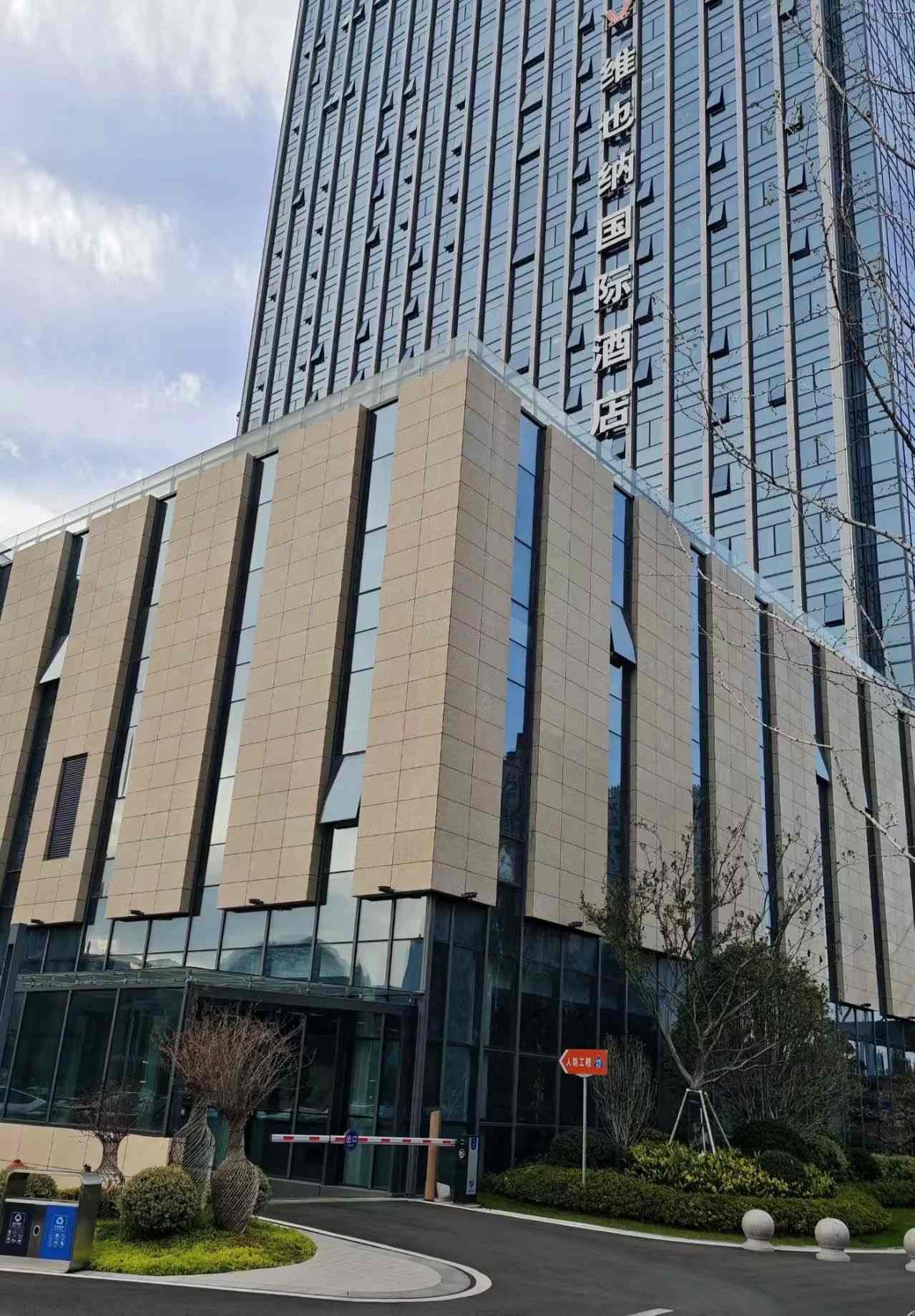 三门峡 黄金麻花岗岩外墙干挂