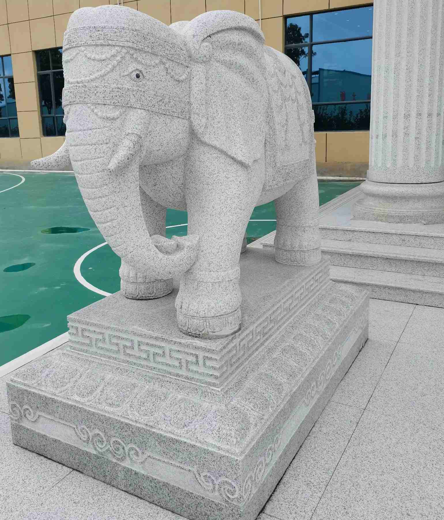 三门峡 白麻花岗岩动物异形石雕-大象