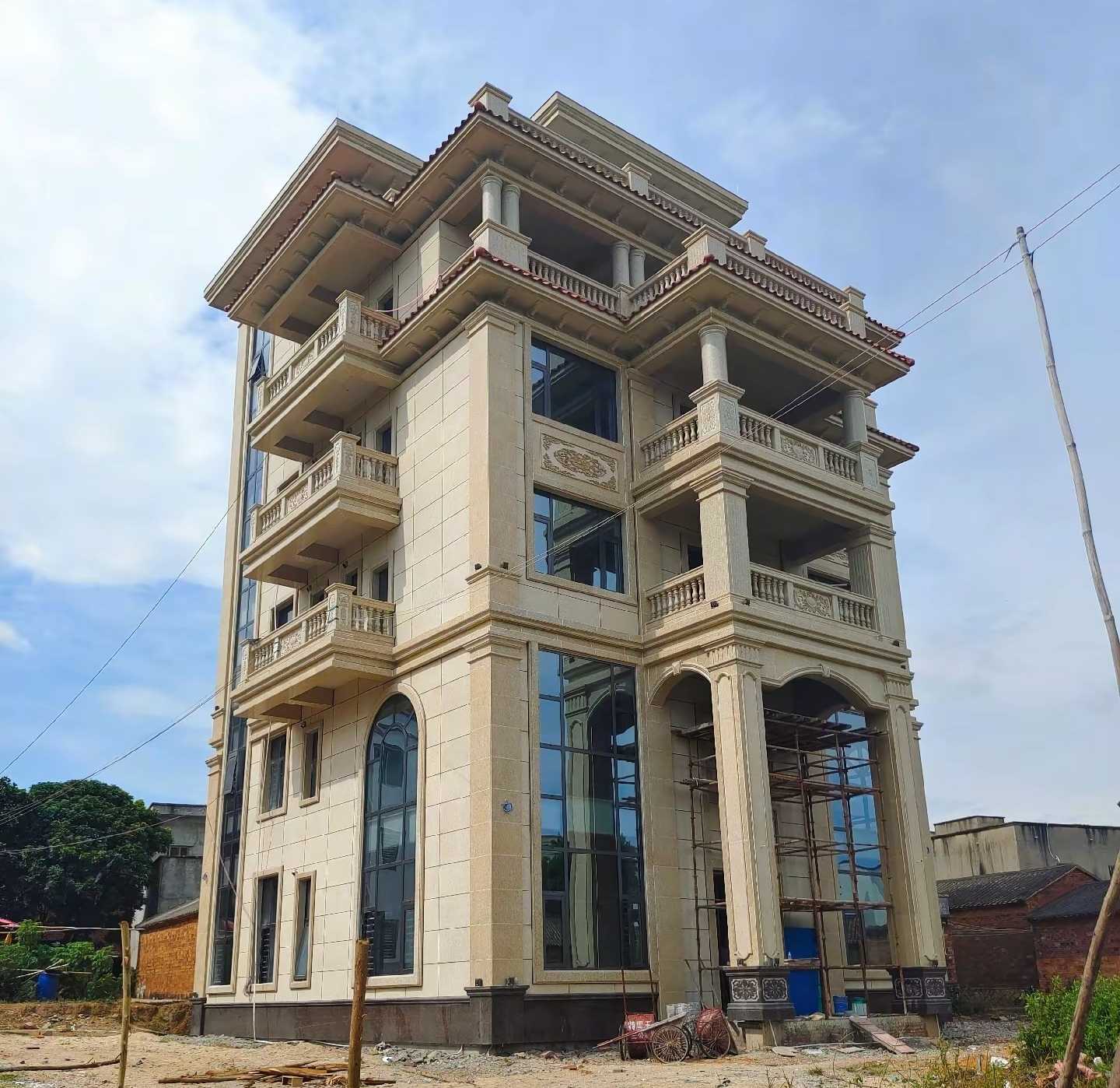 三门峡 黄金麻花岗岩石材别墅外墙干挂搭配（雕花栏杆花瓶柱门楼罗马柱）