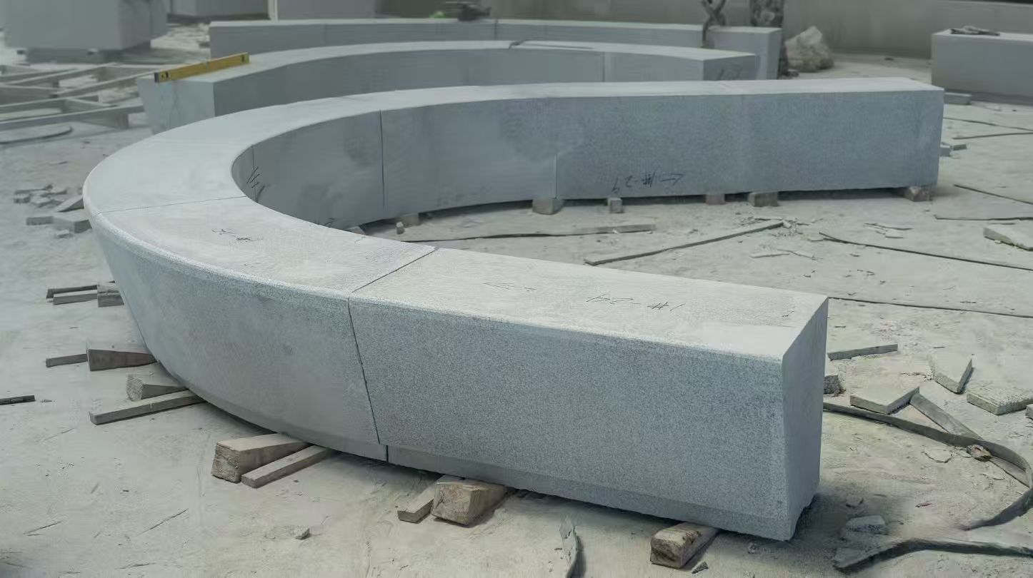 三门峡 芝麻白花岗岩光面弧形坐凳